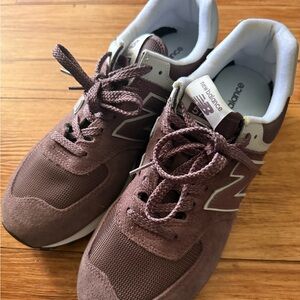 New Balance Men's Brown Sneakers